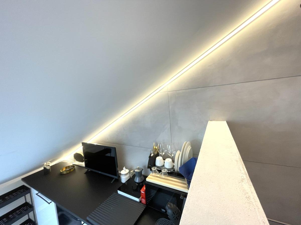 דירות ראפאלו Lovely Mini Attic מראה חיצוני תמונה