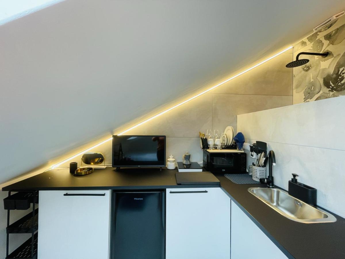 דירות ראפאלו Lovely Mini Attic מראה חיצוני תמונה