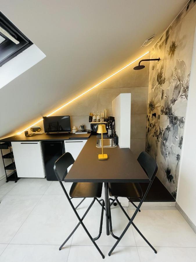 דירות ראפאלו Lovely Mini Attic מראה חיצוני תמונה