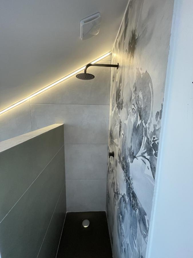דירות ראפאלו Lovely Mini Attic מראה חיצוני תמונה